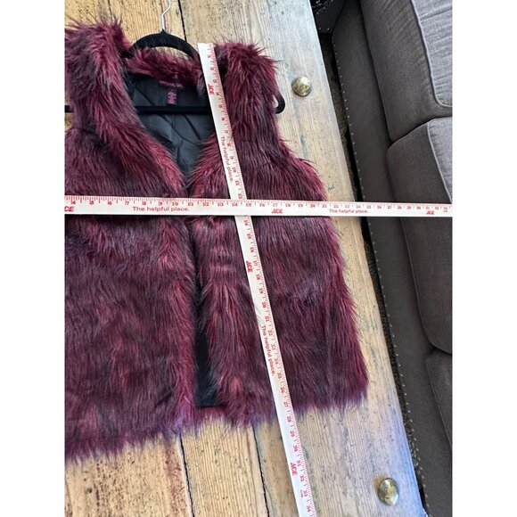 Material girl Womens Red Faux Fur Vest Large acrylic open‎ front - Picture 7 of 7